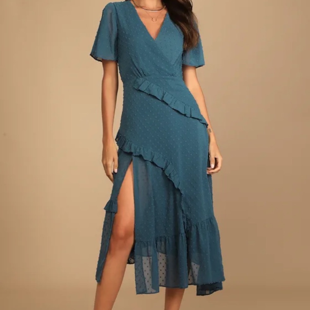 NWOT✨Lulu’s Next to You Slate Blue Swiss Dot Ruffled Midi Dress Sz M✨NEVER WORN